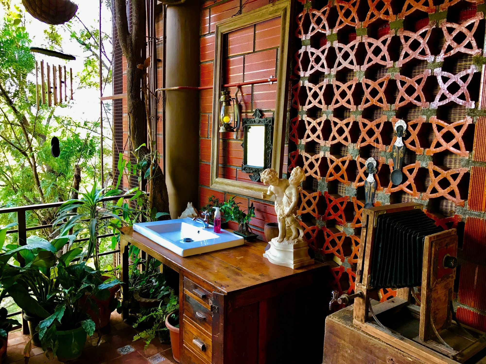 Golden Lotus Bangalore Boutique Suites Exterior photo